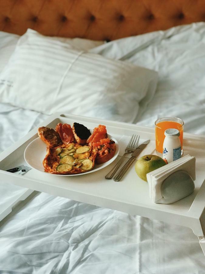 Live.Here.Hotel Kiev Esterno foto
